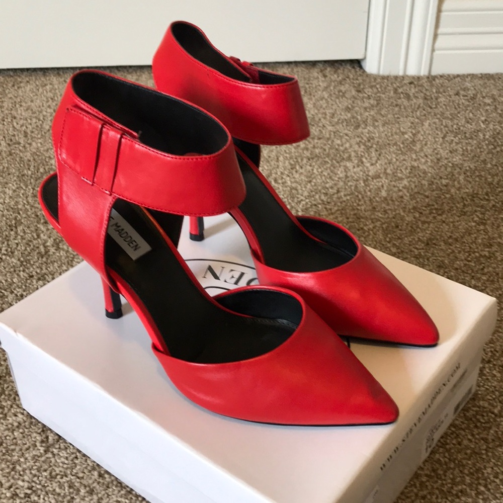 Brand new Steve Madden Red Heels
